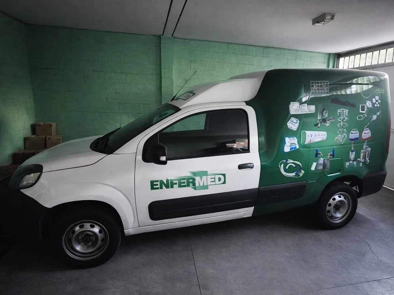 Frota própria da ENFERMED — veículos dedicados para entregas de produtos hospitalares